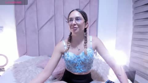 Snapshot of sweet_meelody chatting on October 10, 1:37 am Melody online show from October 10, 1:37 am