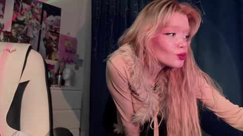 Melissa. Join me on Fansly link in social medias online show from January 18, 10:39 pm