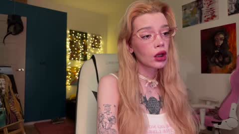 Melissa. Join me on Fansly link in social medias online show from January 26, 10:02 pm