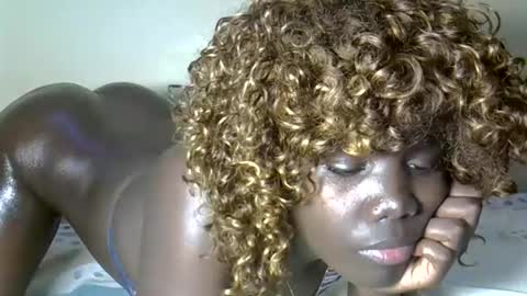 Snapshot of sweet_melodiyy chatting on September 17, 8:32 pm sweet_melodiyy online show from September 17, 8:32 pm