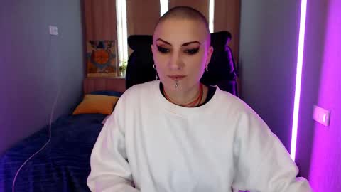 sweet_n_strong online show from April 12, 5:12 am