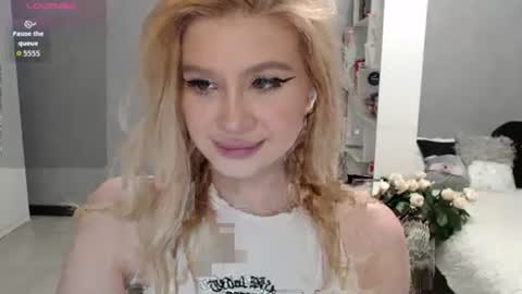 sweet_nicole_333 online show from October 11, 8:57 am