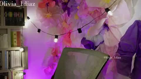 Snapshot of sweet_olivia1 chatting on July 31, 12:21 am Olivia Diaz OnlyFans olivia diaz online show from July 31, 12:21 am