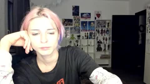 kira online show from October 21, 7:47 pm