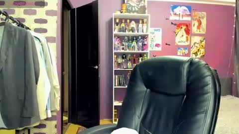 kira online show from July 2, 8:37 pm