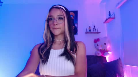 Penny  online show from November 12, 9:58 pm