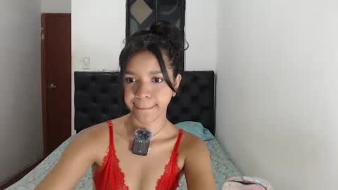 Snapshot of sweet_petite15 chatting on May 4, 12:12 pm petite sweet online show from May 4, 12:12 pm