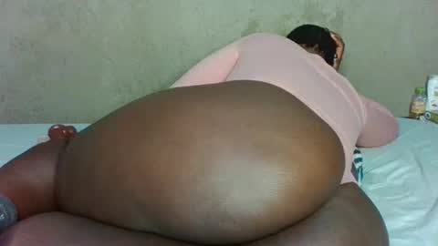sweet_pie29 online show from April 29, 6:25 pm