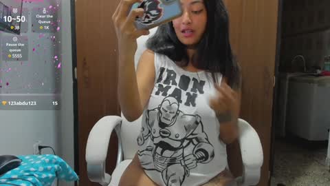 Snapshot of sweet_robyn chatting on December 28, 10:13 pm sweet_robyn online show from December 28, 10:13 pm