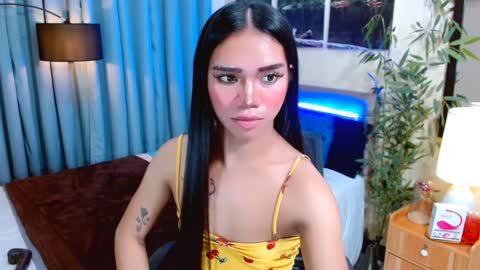 sweet_sabrina12 online show from December 3, 7:21 am