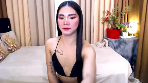 sweet_sabrina12 online show from January 16, 5:21 am