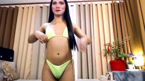 sweet_sabrina12 online show from January 16, 8:22 am