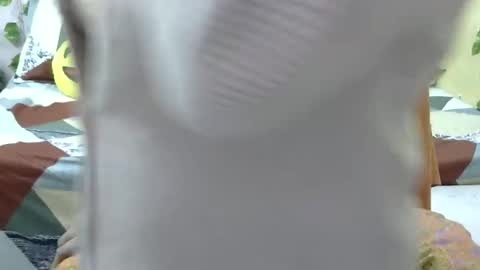 Snapshot of sweet_shivani chatting on February 4, 3:44 am sweet_shivani online show from February 4, 3:44 am
