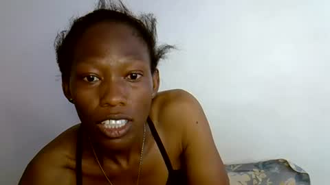 Snapshot of sweet_sinful chatting on June 17, 11:01 am sweet_sinful online show from June 17, 11:01 am
