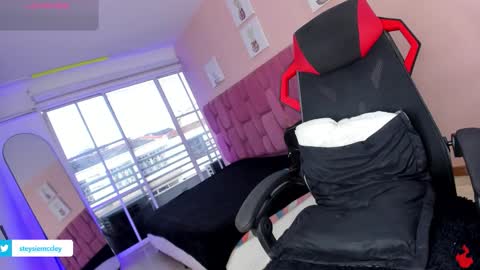 sweet_stacie online show from December 18, 12:55 pm