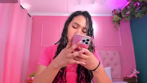 Yeileen online show from March 9, 5:39 pm