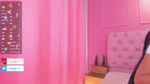 Yeileen online show from November 29, 5:05 pm