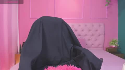 Yeileen online show from January 14, 6:57 pm