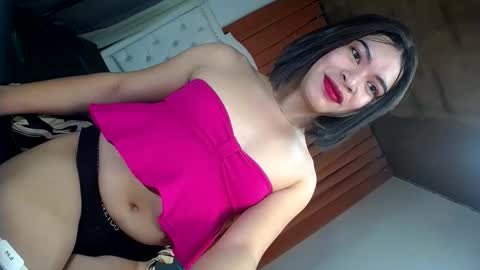 Snapshot of sweet_trexie chatting on April 11, 12:59 am sweet_trexie online show from April 11, 12:59 am