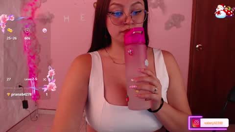 Snapshot of sweet_valery21 chatting on December 24, 3:58 pm valery online show from December 24, 3:58 pm