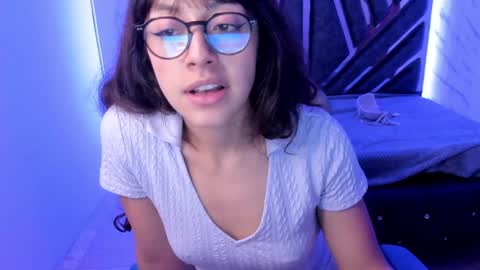 sweet_venus4 online show from January 9, 12:35 am