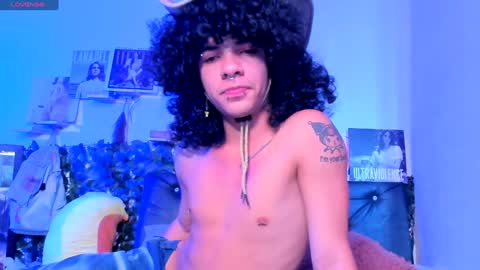 Steven independent model online show from December 12, 1:06 pm