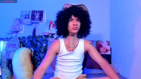 Steven independent model online show from December 13, 4:05 pm