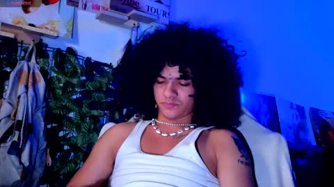 Steven independent model online show from March 6, 8:30 am