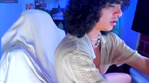 Steven independent model online show from March 7, 2:34 pm