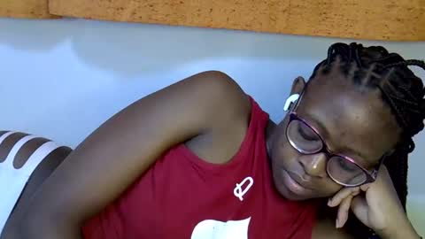 sweet_zarah online show from March 7, 2:19 am