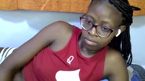 sweet_zarah online show from March 8, 2:04 am