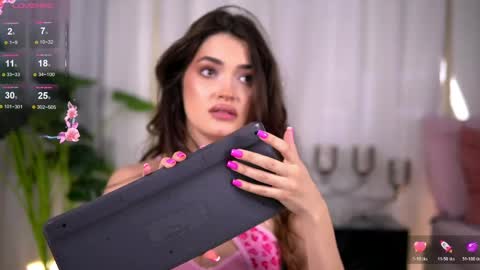 Aura online show from June 3, 2:33 pm