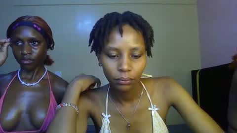 Snapshot of sweetbaby_30 chatting on April 14, 3:12 am Sweetbaby 30 online show from April 14, 3:12 am