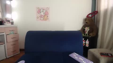 Emyi online show from February 26, 7:57 pm