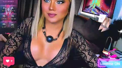 Snapshot of sweetbella69xoxo chatting on May 30, 5:32 pm BELLA online show from May 30, 5:32 pm