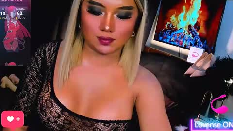 Snapshot of sweetbella69xoxo chatting on May 31, 6:09 pm BELLA online show from May 31, 6:09 pm