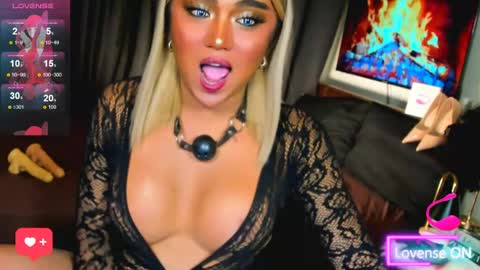 Snapshot of sweetbella69xoxo chatting on June 1, 6:20 pm BELLA online show from June 1, 6:20 pm