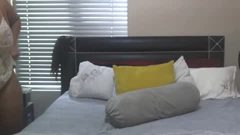 sweetberrybliss online show from November 8, 9:20 am