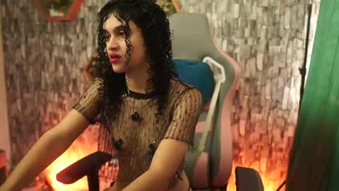 Salom independent model online show from May 6, 7:30 pm