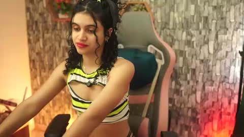 Snapshot of sweetbonii chatting on July 16, 8:26 pm Salom independent model online show from July 16, 8:26 pm