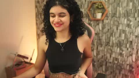 Snapshot of sweetbonii chatting on July 18, 3:27 pm Salom independent model online show from July 18, 3:27 pm