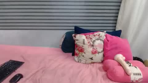 Snapshot of sweetcandypussy25 chatting on February 22, 4:27 pm queen online show from February 22, 4:27 pm