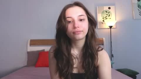 Snapshot of sweetcats_meow chatting on June 7, 11:47 am Eva and Cherry online show from June 7, 11:47 am