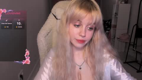 Snapshot of sweetcheecksmolly chatting on December 30, 10:23 pm Lisa online show from December 30, 10:23 pm