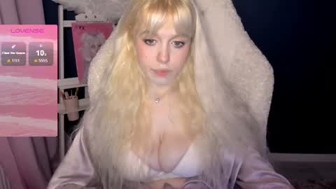 Lisa online show from August 9, 7:19 pm