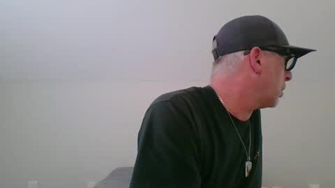 sweetcream5107 online show from April 6, 6:42 pm