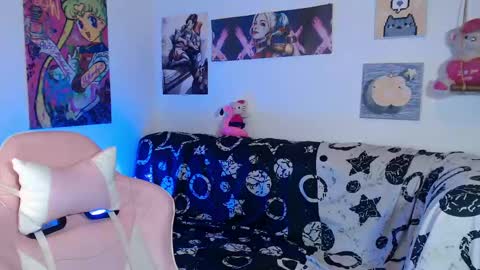 Snapshot of sweetcrime chatting on February 22, 6:39 am       Independent model online show from February 22, 6:39 am