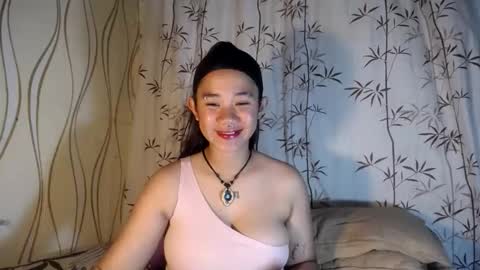 Snapshot of sweetdannica chatting on May 12, 3:20 pm Danni online show from May 12, 3:20 pm
