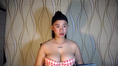 Snapshot of sweetdannica chatting on May 27, 1:52 pm Danni online show from May 27, 1:52 pm