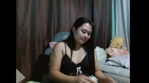 Snapshot of sweetdemurelady chatting on May 31, 12:34 pm Lynn online show from May 31, 12:34 pm